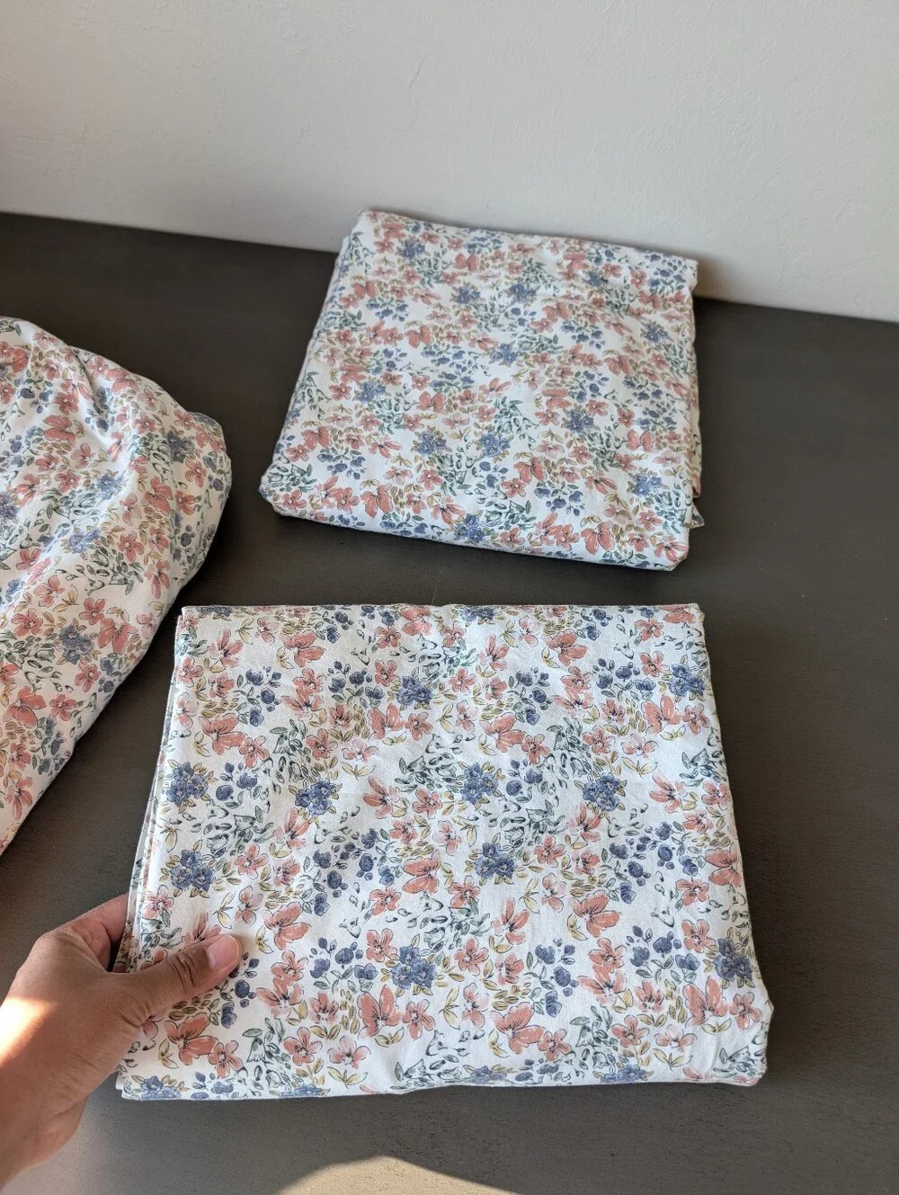 Threshold Ditsy Floral Full Cotton 2 Flat Sheets & 1 Fitted Blue White Pink